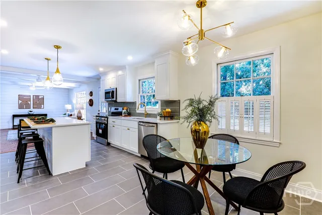 $3,250 | 106 East 57th Street, Savannah, GA 31405