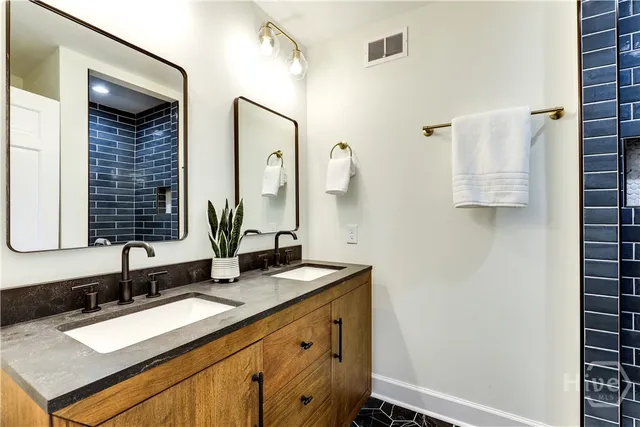 $3,250 | 106 East 57th Street, Savannah, GA 31405