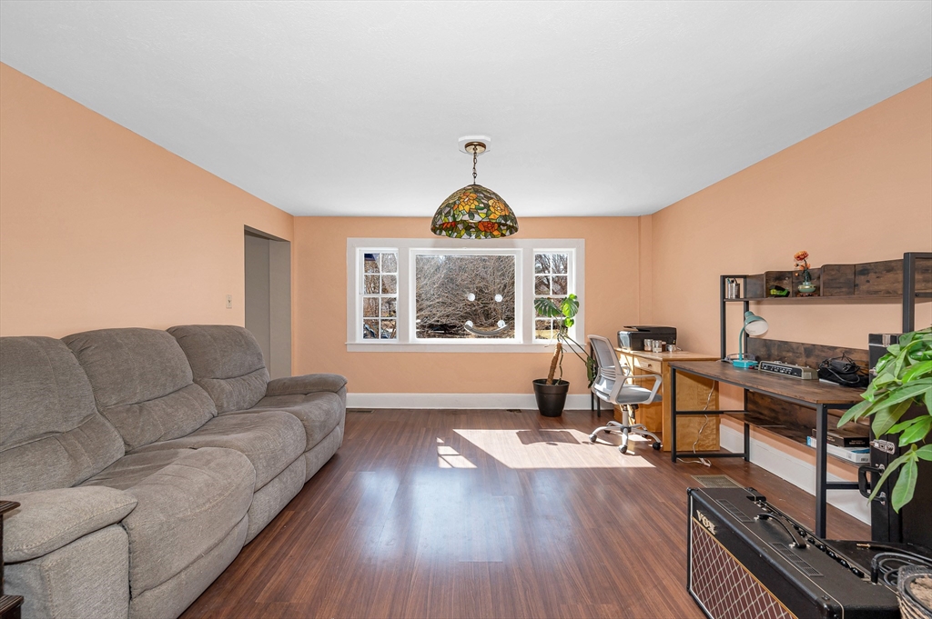 101 Hunt Road Chelmsford, MA 01824 - Photo 4 of 37 Gallery Image 4
