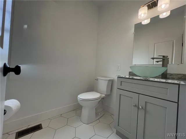 $449,900 | 1214 Mayfield Drive, Alden, NY 14004