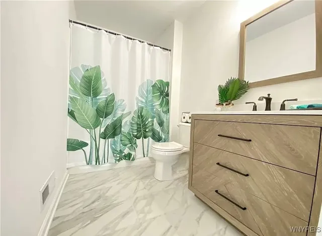 $449,900 | 1214 Mayfield Drive, Alden, NY 14004