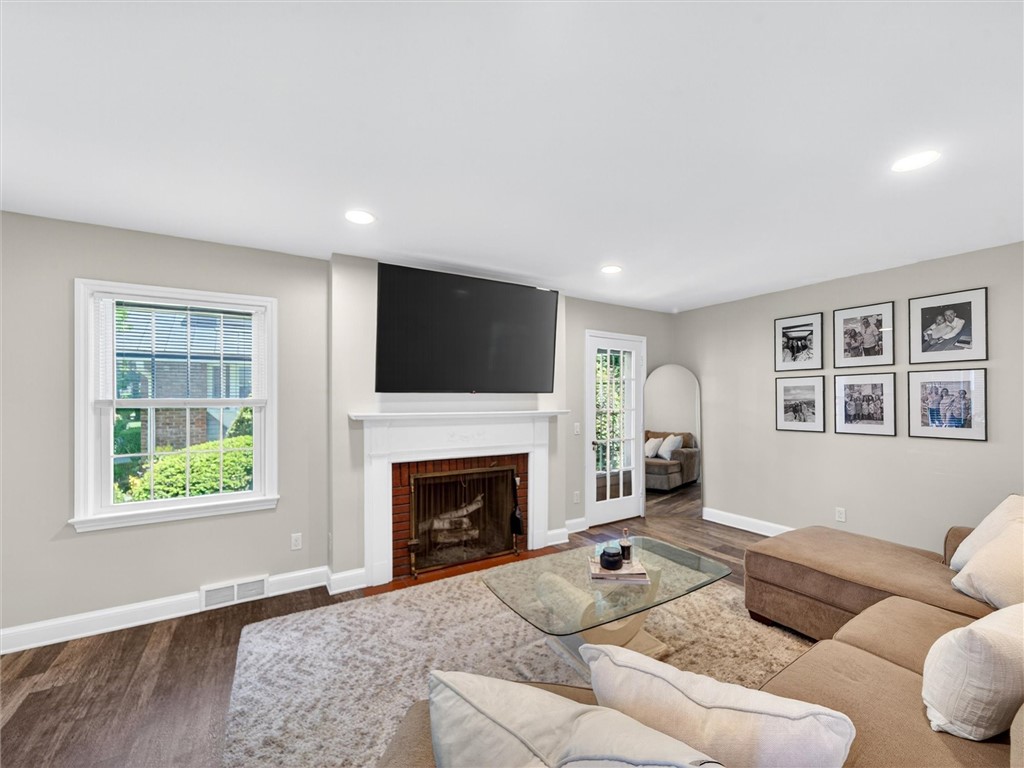 133 Penarrow Road Brighton, NY 14618 - Photo 15 of 42