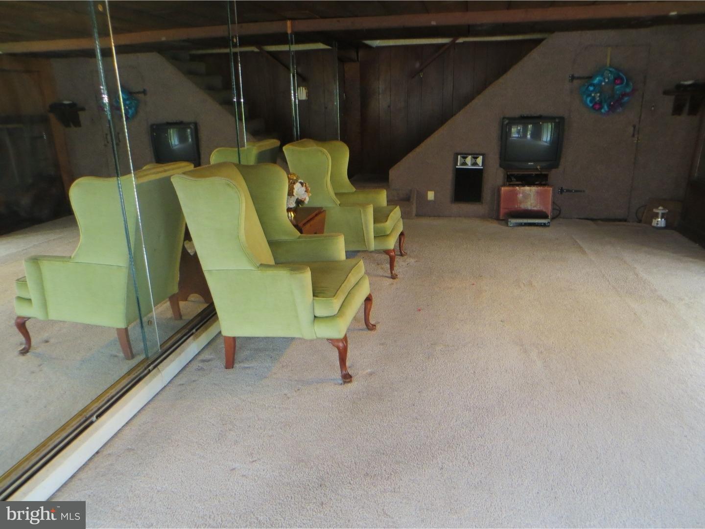 2012 North Trooper Road Norristown, PA 19403 - Photo 10 of 14 Family Room