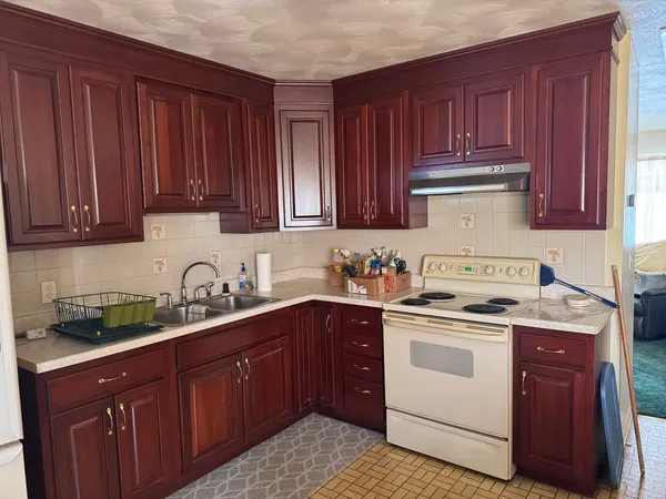 $170,000 | 100 Hazelwood Drive, Wyanet, IL 61379