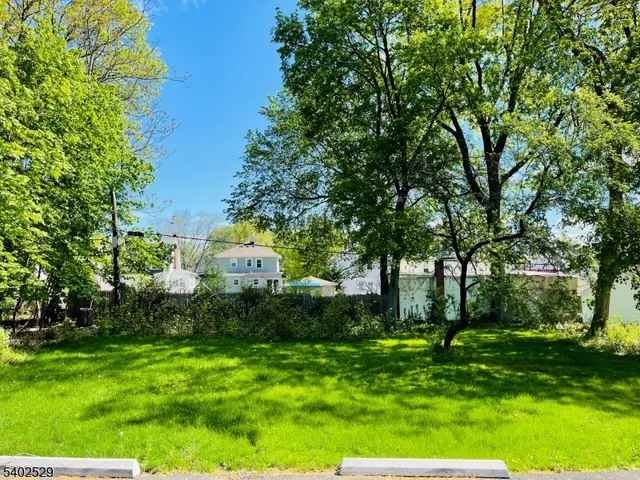 $2,800 | 24 Lexington Avenue, Unit 1, Montclair, NJ 07042