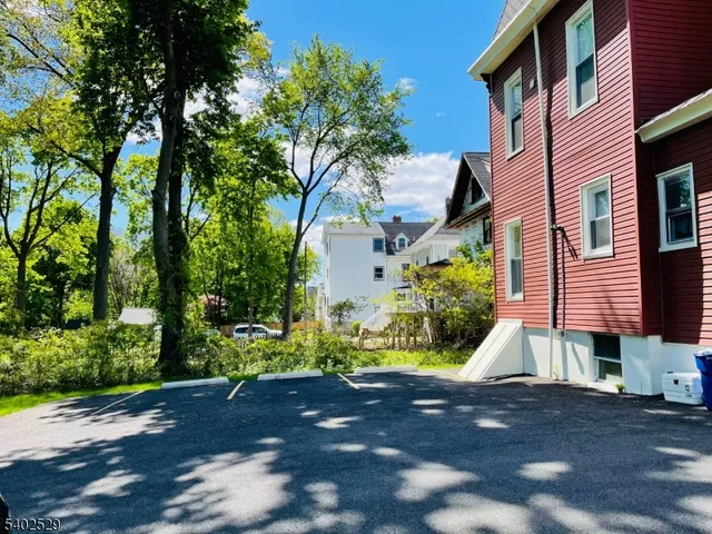 $2,800 | 24 Lexington Avenue, Unit 1, Montclair, NJ 07042