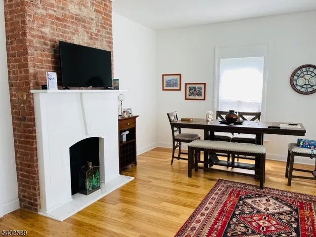 $2,800 | 24 Lexington Avenue, Unit 1, Montclair, NJ 07042