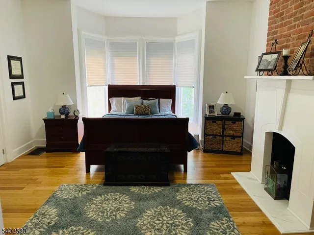 $2,800 | 24 Lexington Avenue, Unit 1, Montclair, NJ 07042