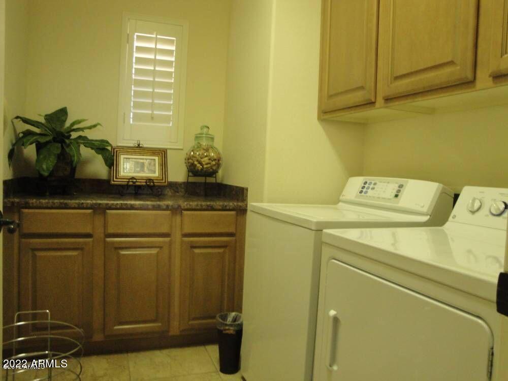 3935 East Rough Rider Road, Unit 1074 Phoenix, AZ 85050 - Photo 11 of 22 Laundry
