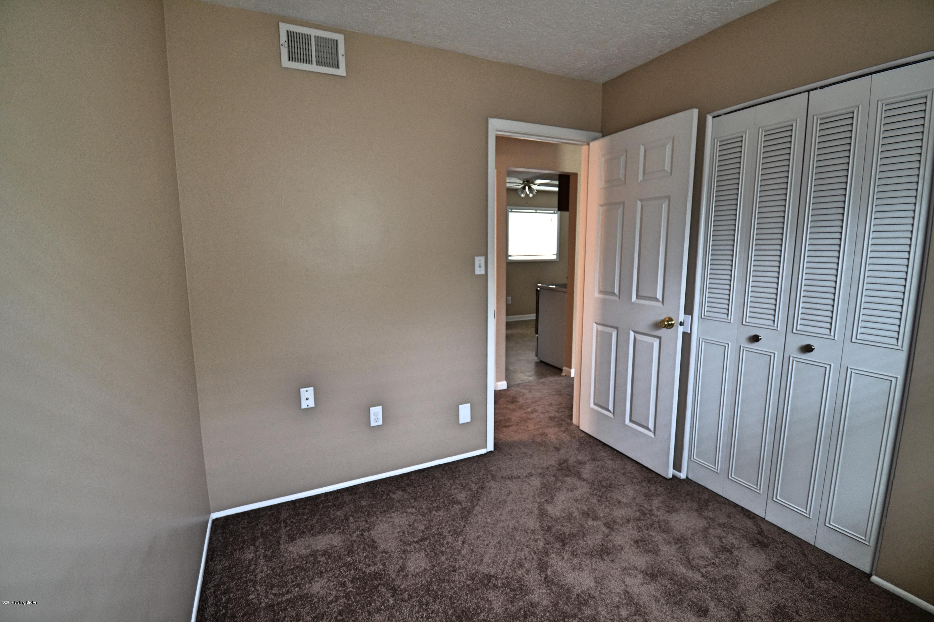 394 Beechland Road Louisville, KY 40229 - Photo 7 of 21 Bedroom