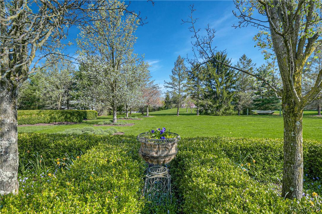1749 Hawthorne Road Bethlehem, PA 18015 - Photo 14 of 24 Gallery Image 14