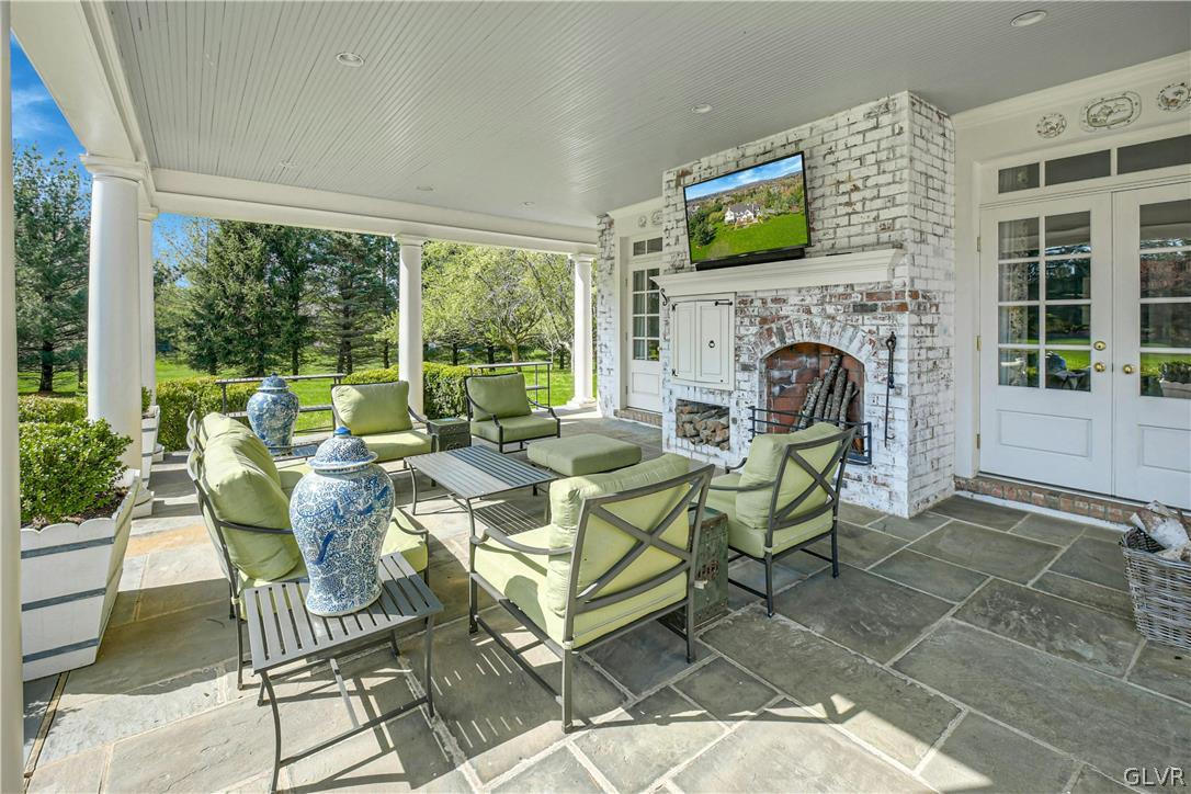 1749 Hawthorne Road Bethlehem, PA 18015 - Photo 8 of 24 Gallery Image 8