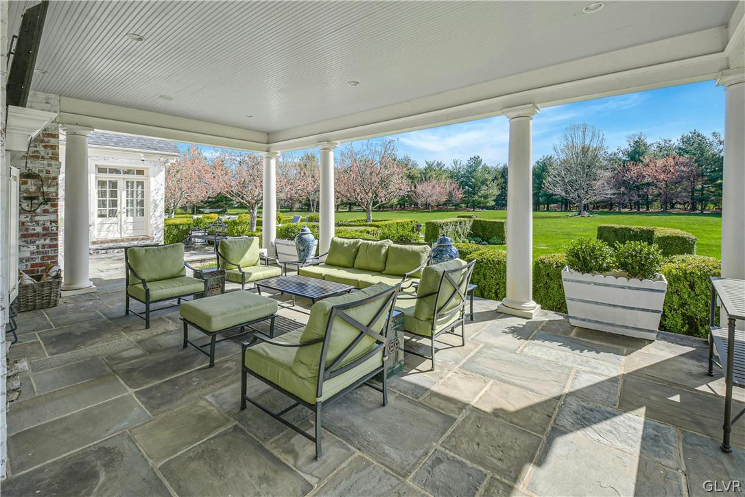 1749 Hawthorne Road Bethlehem, PA 18015 - Photo 9 of 24 Gallery Image 9