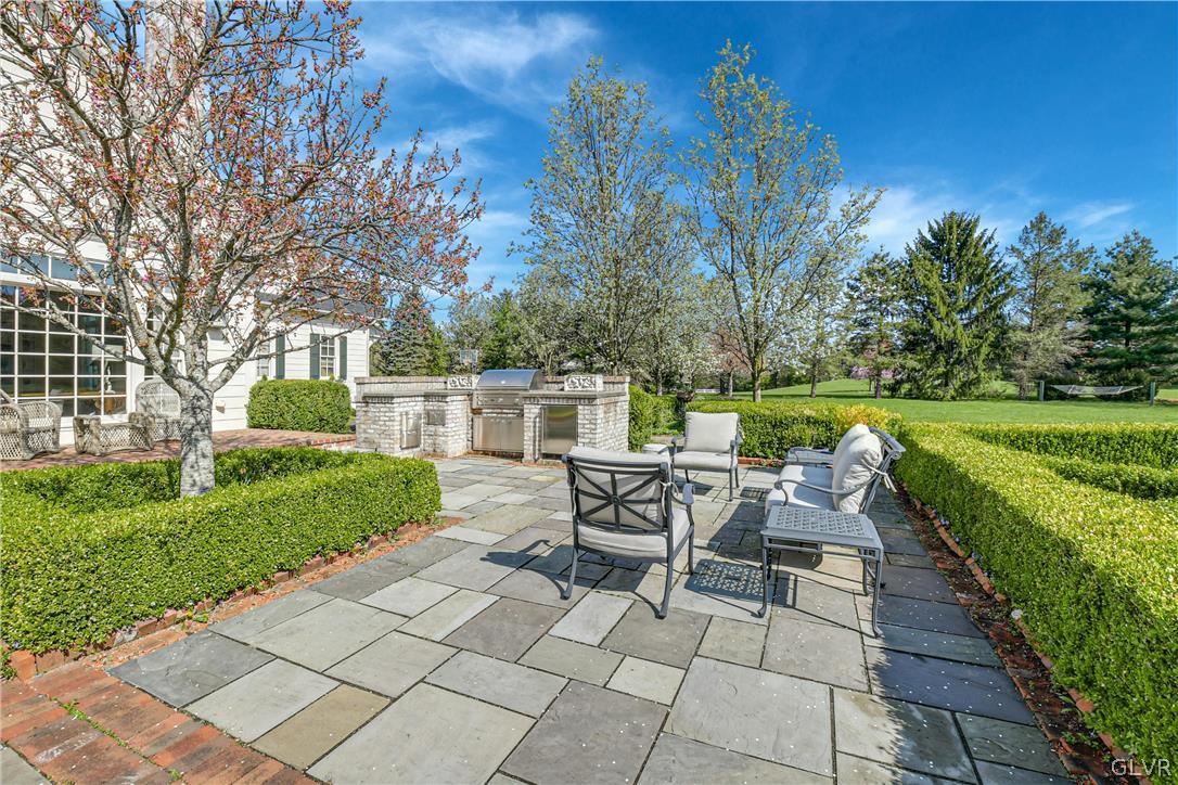 1749 Hawthorne Road Bethlehem, PA 18015 - Photo 10 of 24 Gallery Image 10