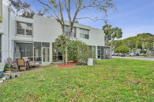 $3,000 | 9451 Live Oak Place, Unit 102, Davie, FL 33324