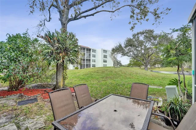 $3,000 | 9451 Live Oak Place, Unit 102, Davie, FL 33324