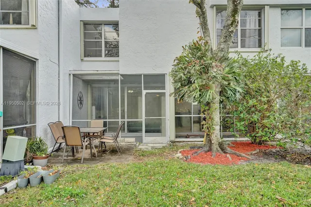 $3,000 | 9451 Live Oak Place, Unit 102, Davie, FL 33324