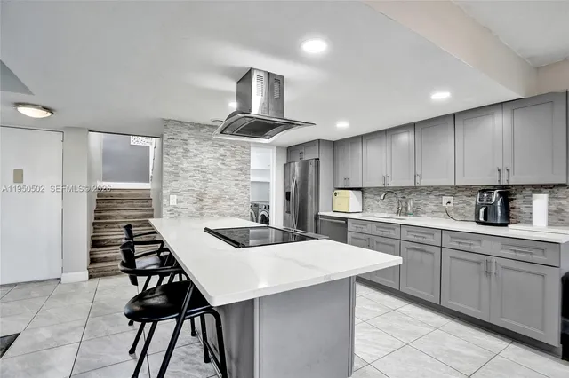 $3,000 | 9451 Live Oak Place, Unit 102, Davie, FL 33324