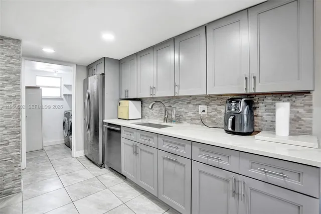 $3,000 | 9451 Live Oak Place, Unit 102, Davie, FL 33324