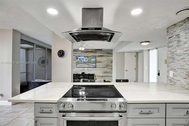 $3,000 | 9451 Live Oak Place, Unit 102, Davie, FL 33324