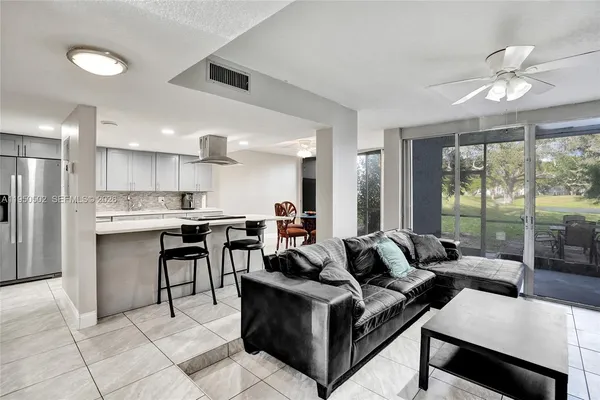 $3,000 | 9451 Live Oak Place, Unit 102, Davie, FL 33324