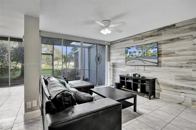 $3,000 | 9451 Live Oak Place, Unit 102, Davie, FL 33324