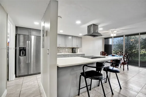 $3,000 | 9451 Live Oak Place, Unit 102, Davie, FL 33324