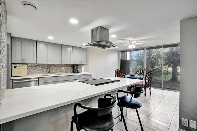 $3,000 | 9451 Live Oak Place, Unit 102, Davie, FL 33324