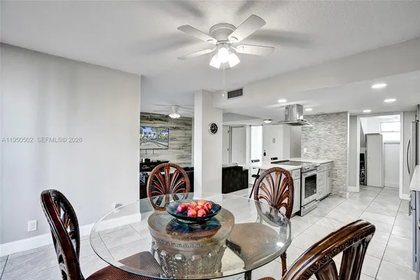 $3,000 | 9451 Live Oak Place, Unit 102, Davie, FL 33324