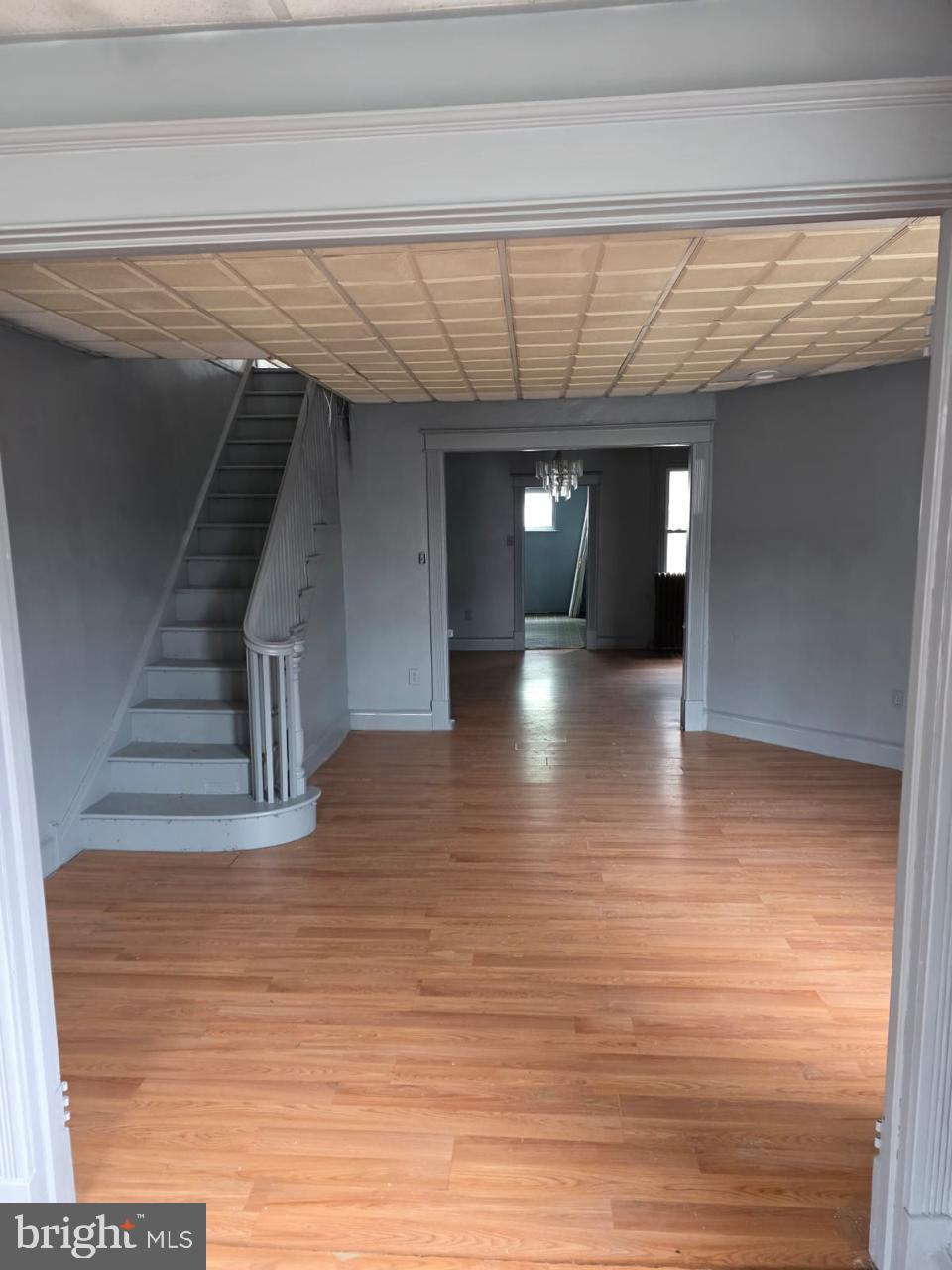 5805 North 15th Street Philadelphia, PA 19141 - Photo 2 of 12 a view of entryway