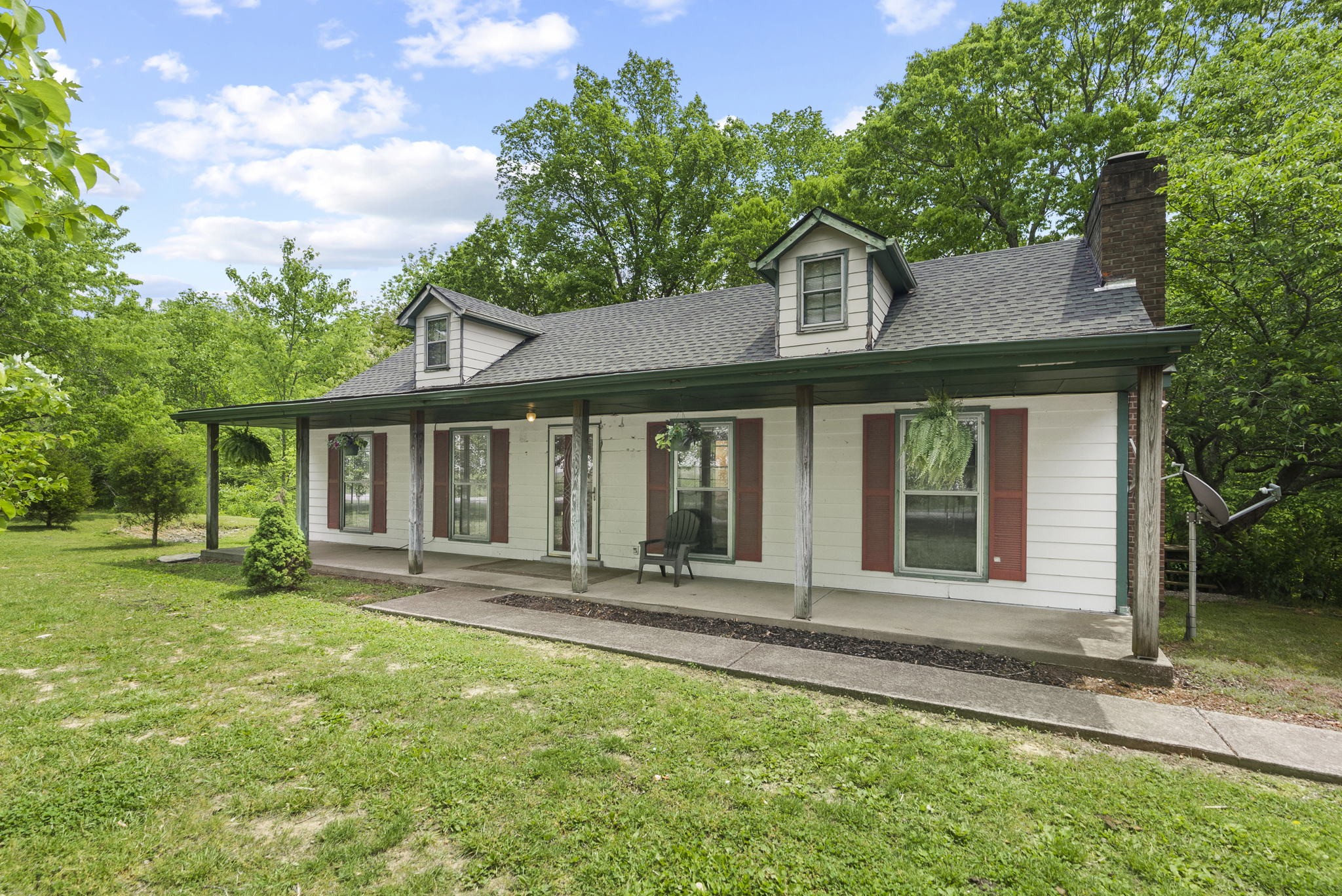 4431 Airport Road Springfield, TN 37172 - Photo 1 of 20 front view of a house with a yard