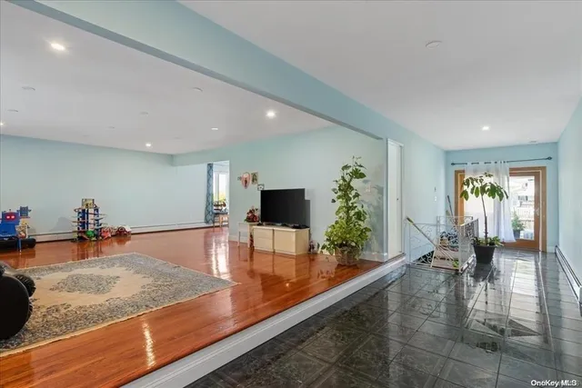 $749,000 | 21 Oakley Avenue, Massapequa, NY 11758