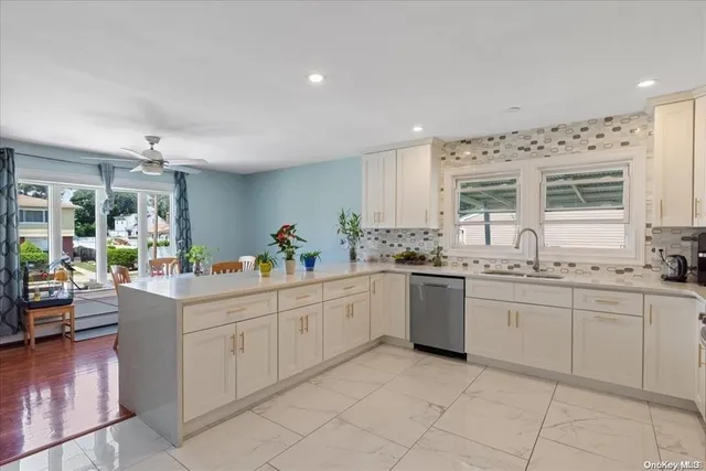 $749,000 | 21 Oakley Avenue, Massapequa, NY 11758