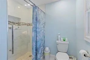 $749,000 | 21 Oakley Avenue, Massapequa, NY 11758