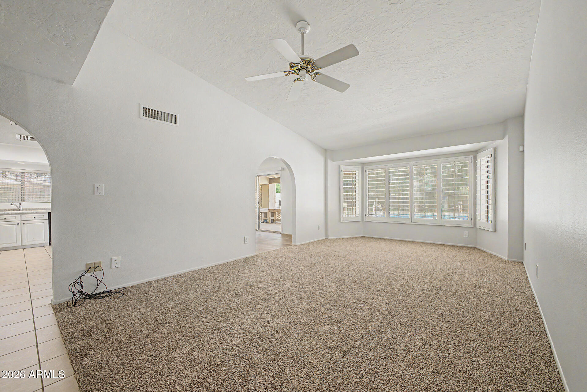 14237 North 24th Avenue Phoenix, AZ 85023 - Photo 9 of 37 09 - 24th