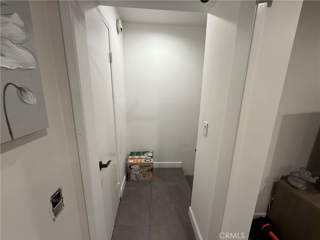 9702 Vía Roma Burbank, CA 91504 - Photo 15 of 19 a view of bathroom