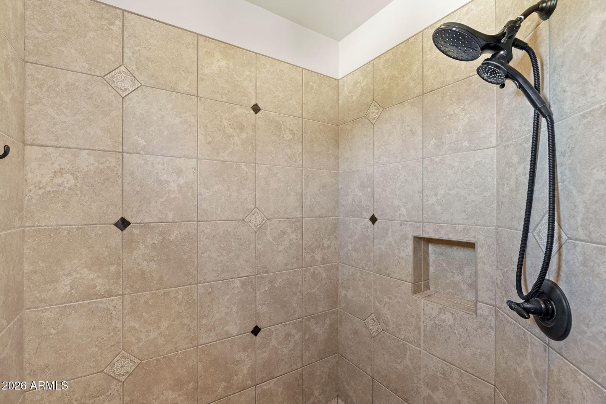 3660 East Maffeo Road Phoenix, AZ 85050 - Photo 30 of 68 48-web-or-mls-DSC_5048