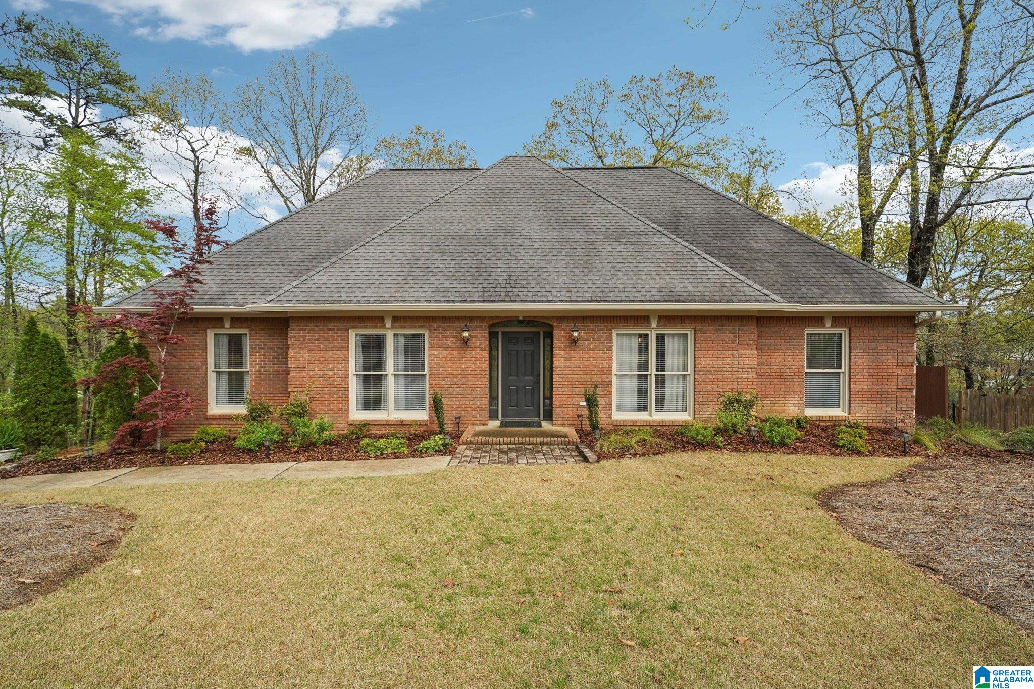 995 Diane Street Southwest Leeds, AL 35094 - Photo 2 of 48