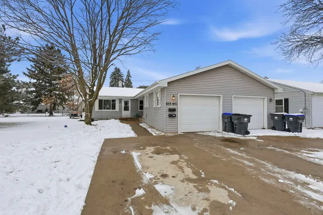 $269,900 | 831 South Commercial Street, Neenah, WI 54956