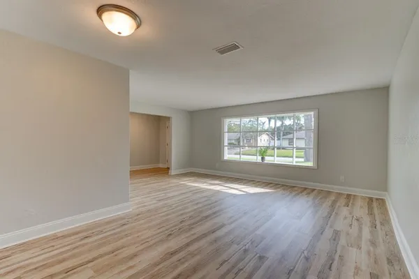 $360,000 | 700 Lindenwood Circle East, Ormond Beach, FL 32174