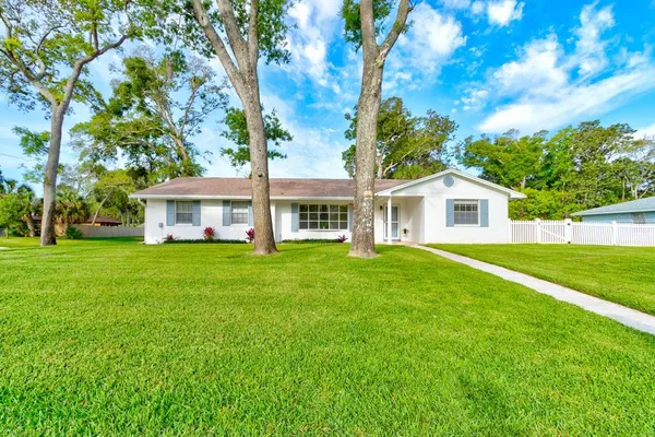 $360,000 | 700 Lindenwood Circle East, Ormond Beach, FL 32174