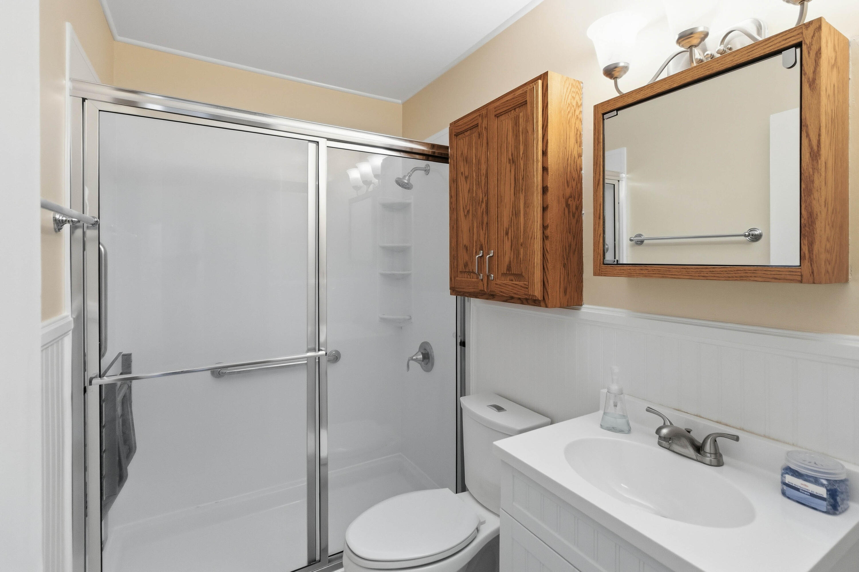 577 Seattle Drive Lexington, KY 40503 - Photo 20 of 31 Full Bathroom