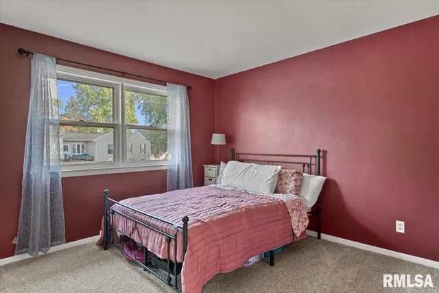 $149,900 | 222 South Wrightsman Street, Virden, IL 62690