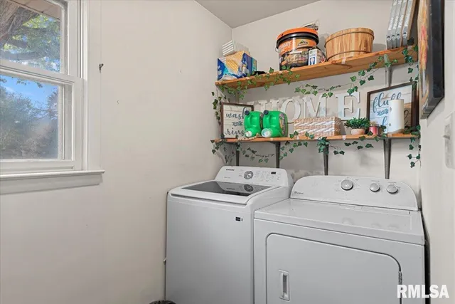 $149,900 | 222 South Wrightsman Street, Virden, IL 62690