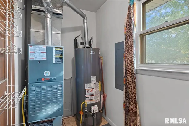 $149,900 | 222 South Wrightsman Street, Virden, IL 62690