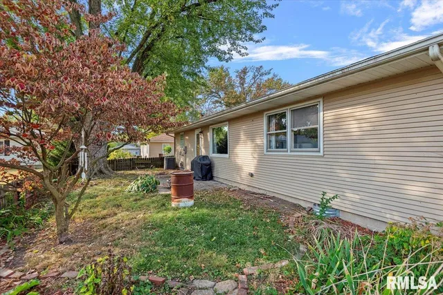 $149,900 | 222 South Wrightsman Street, Virden, IL 62690