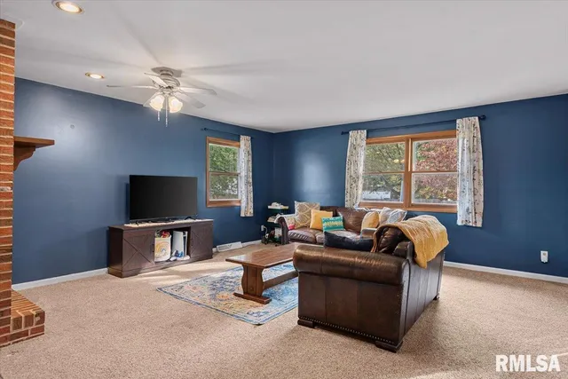 $149,900 | 222 South Wrightsman Street, Virden, IL 62690