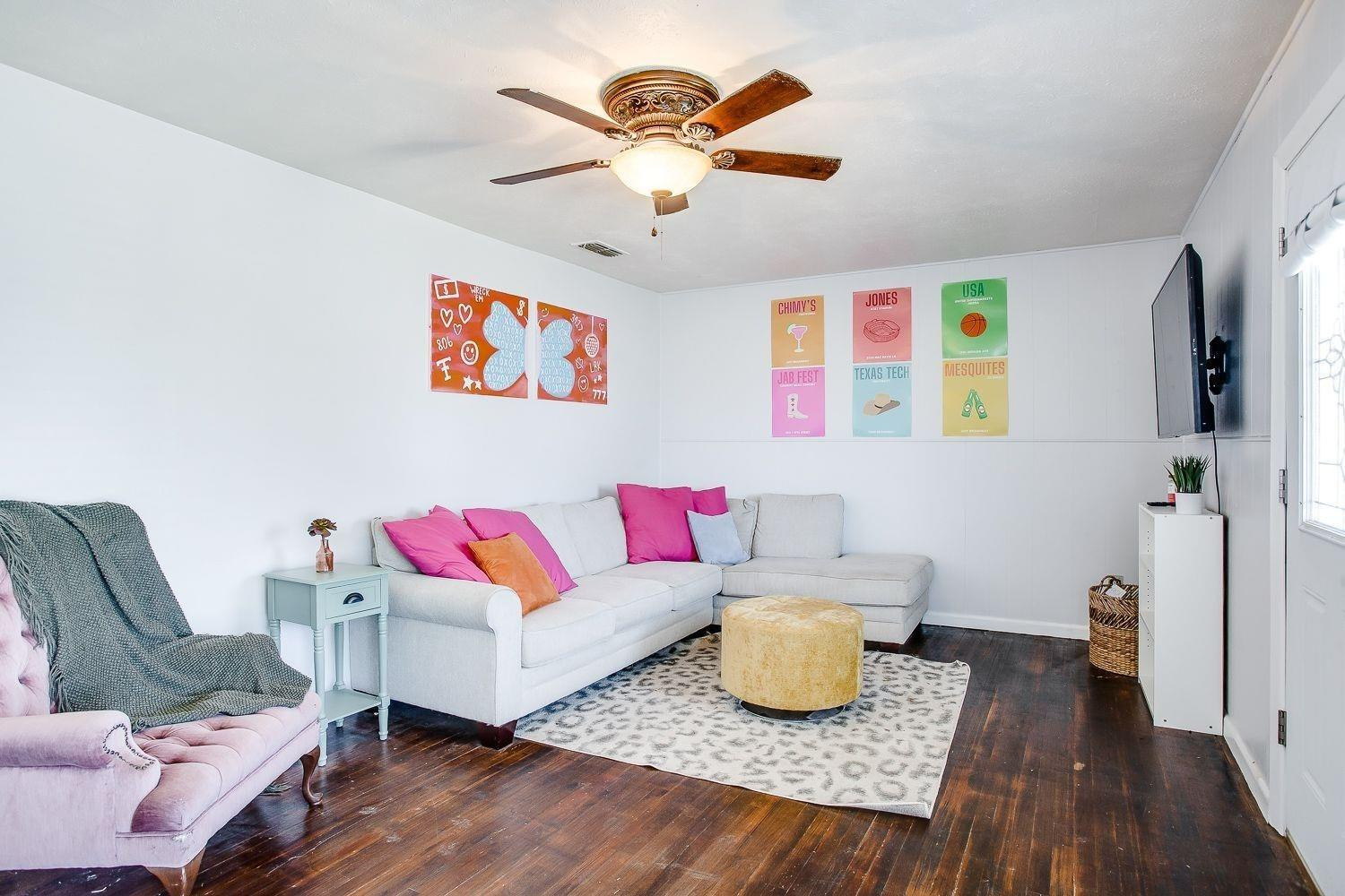 3417 28th Street Lubbock, TX 79410 - Photo 3 of 18 Front Living Room