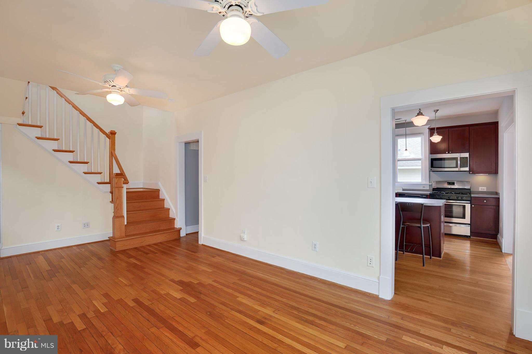 816 Violet Place Silver Spring, MD 20910 - Photo 11 of 30 Family Room