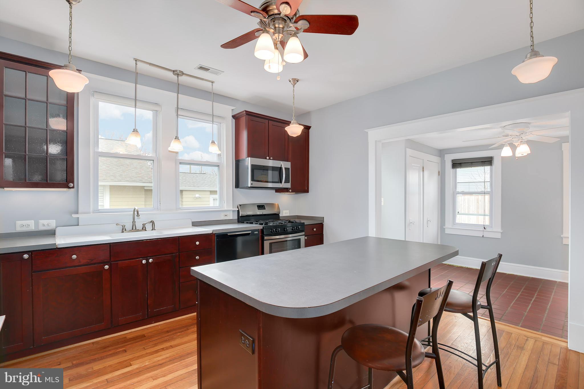 816 Violet Place Silver Spring, MD 20910 - Photo 14 of 30 Kitchen